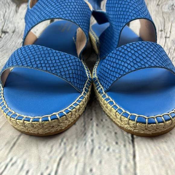 COLE HAAN PINCH MAINE CLASSIC Blue Embossed Leather Sling Back Sandals (Narrow) - Picture 14 of 17